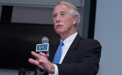 angus king speaks at a climate change solutions event at u n e
